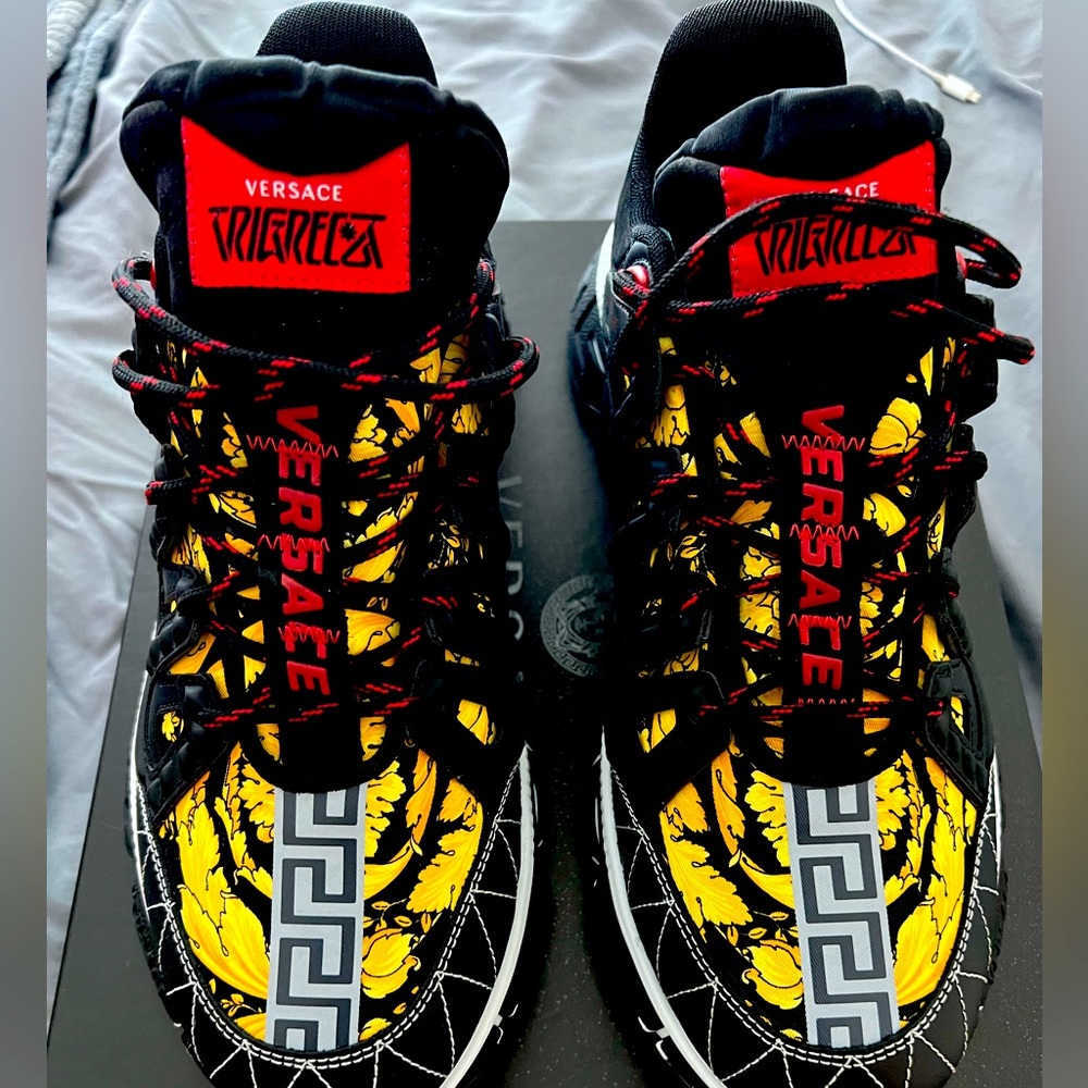 Versace Trigreca “Barocco Print” Size 44 Brand New